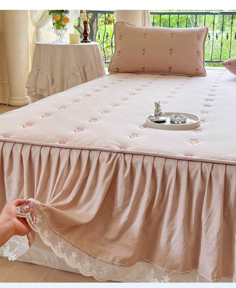 Thicken Quilted Cotton Bed Ski - Embroidery Quilt Cover review and price