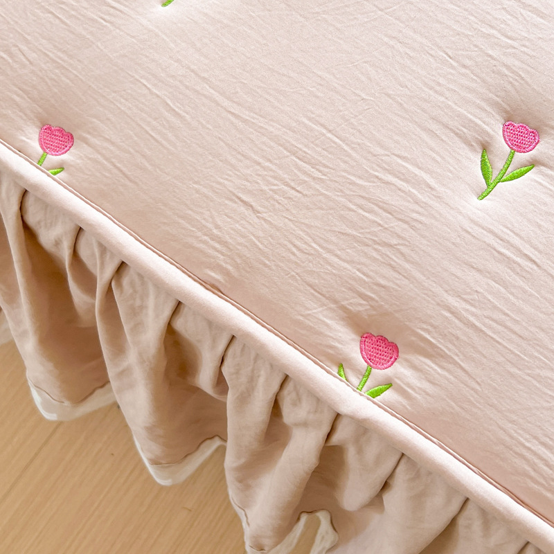 Thicken Quilted Cotton Bed Ski - Embroidery Quilt Cover review and price