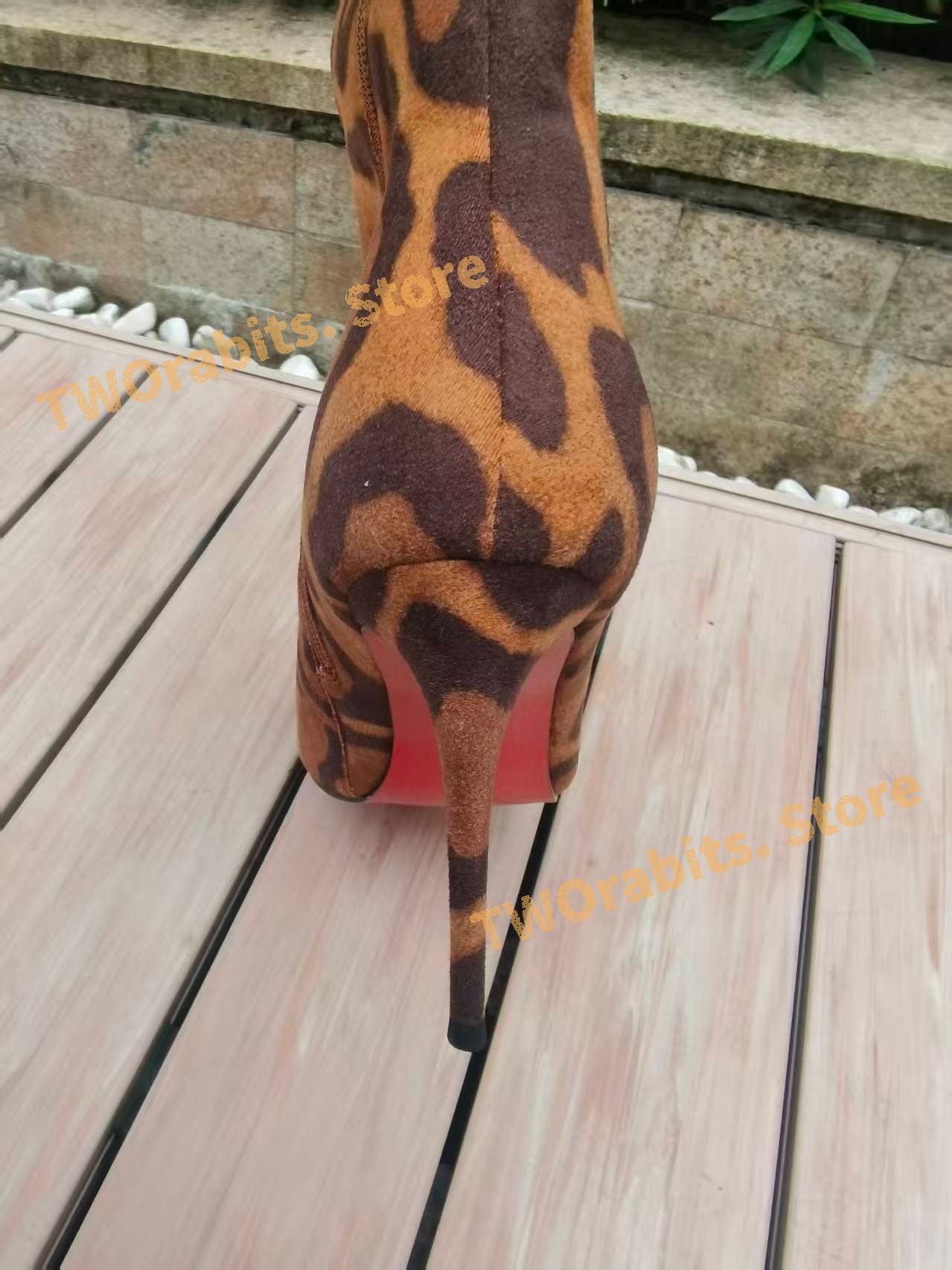 Leopard Print Knee Boot Point  - Embroidery Design Free review and price